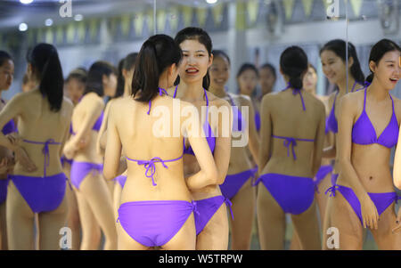students bikini Chinese