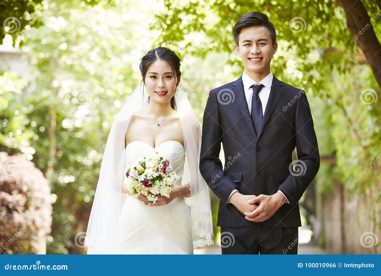 couple outdoor asian Virgin